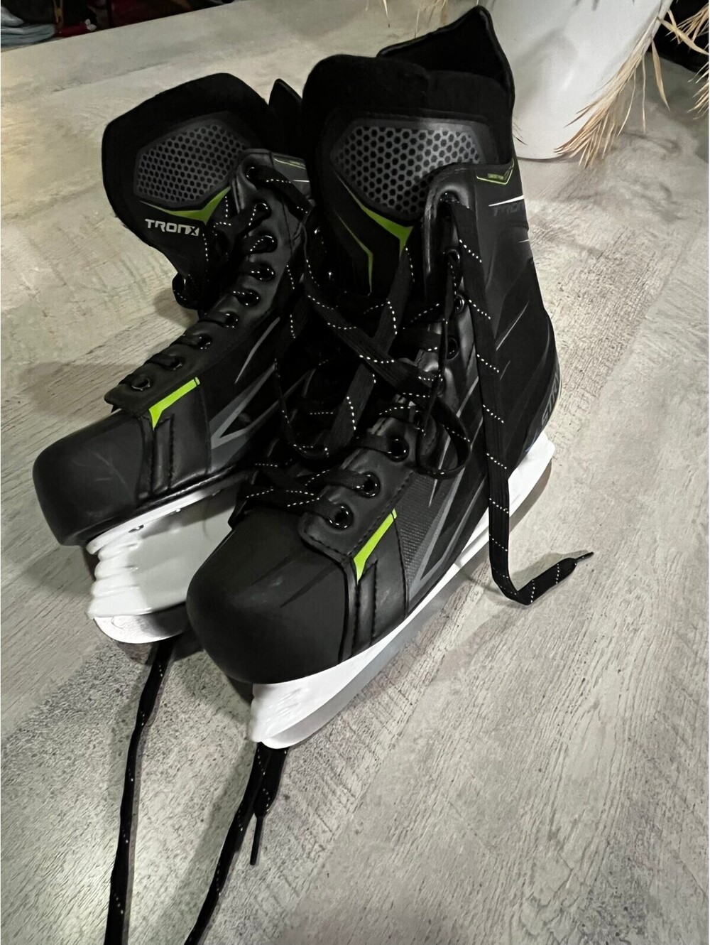 TronX Black Hockey Skates Size 9